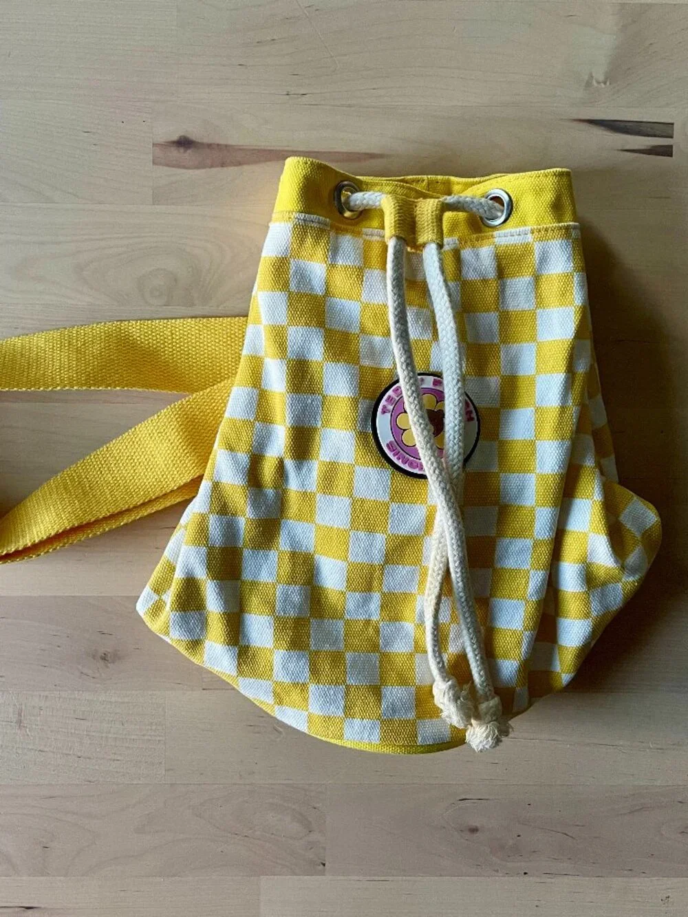 Teddy Fresh Unisex Yellow & White Checkered Drawstring Shoulder Bag Crossbody